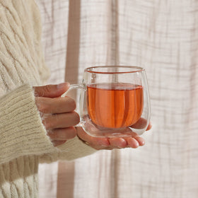 CNGLASS microwave and dishwasher safe mug for easy cleanup.