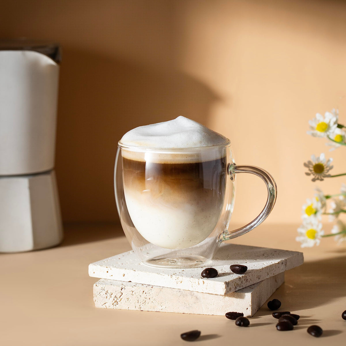 CNGLASS compact mugs suit small kitchens and office desks.