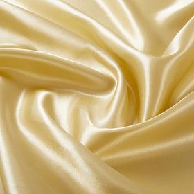 Cobedzy easy-care tablecloths: cold wash, quick refresh for busy hosts.