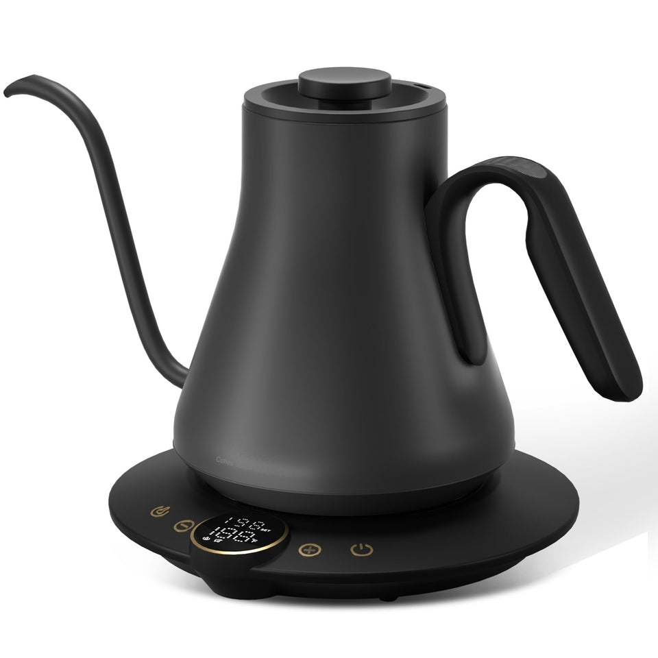 Cocinare Gooseneck Kettle spout detail for precise pour control.