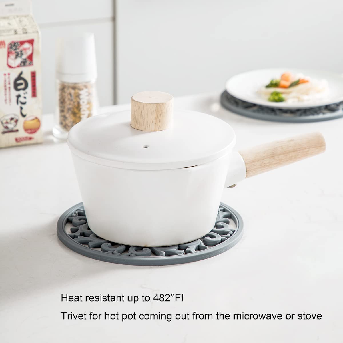 Colinda silicone trivet texture highlights non-slip grip for hot dishes.