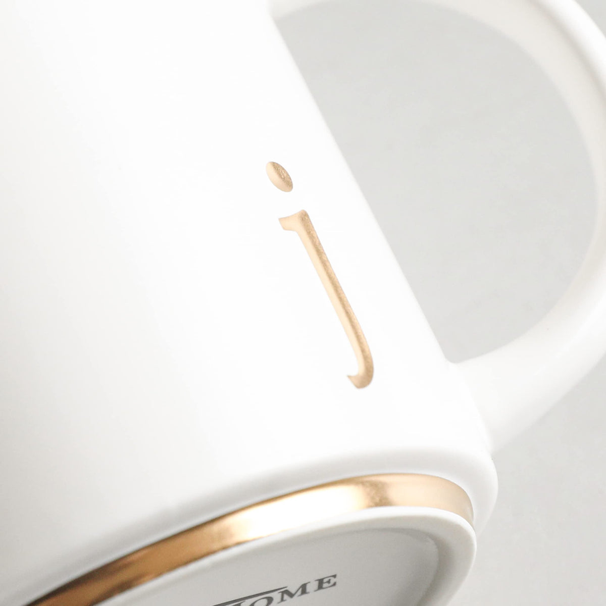 COLLECTIVE HOME gold-plated design adds refined elegance to mornings