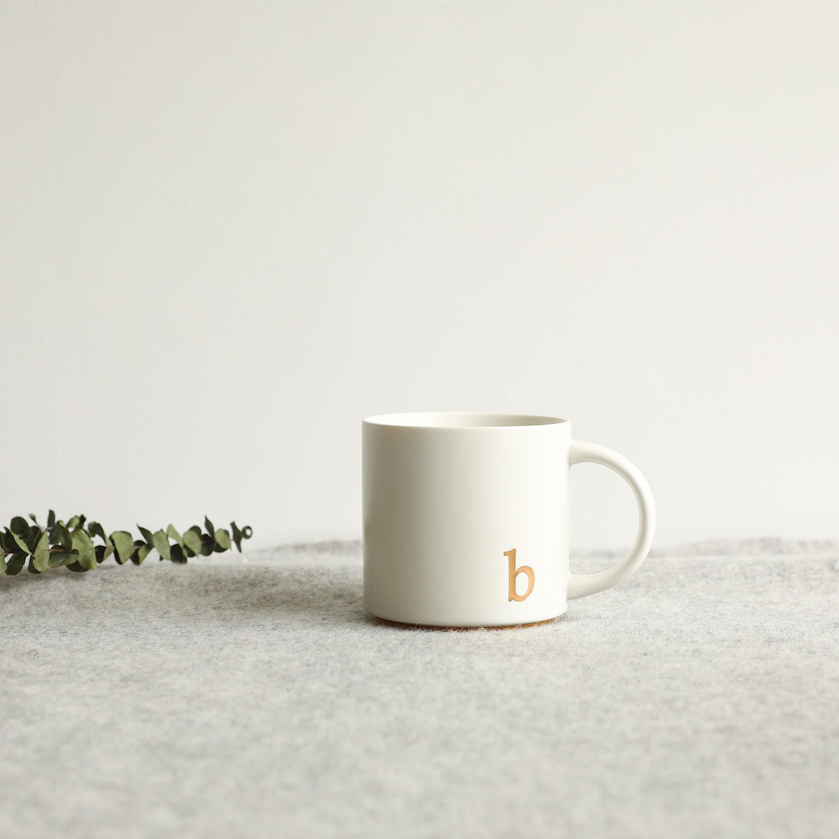 COLLECTIVE HOME mug gold-plated design adds sophistication
