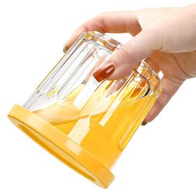 Coloch airtight lid preserves freshness and minimizes air exposure for portable meals.