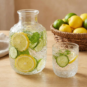 Coloch elegant glass set doubles as a small vase for dried flowers.