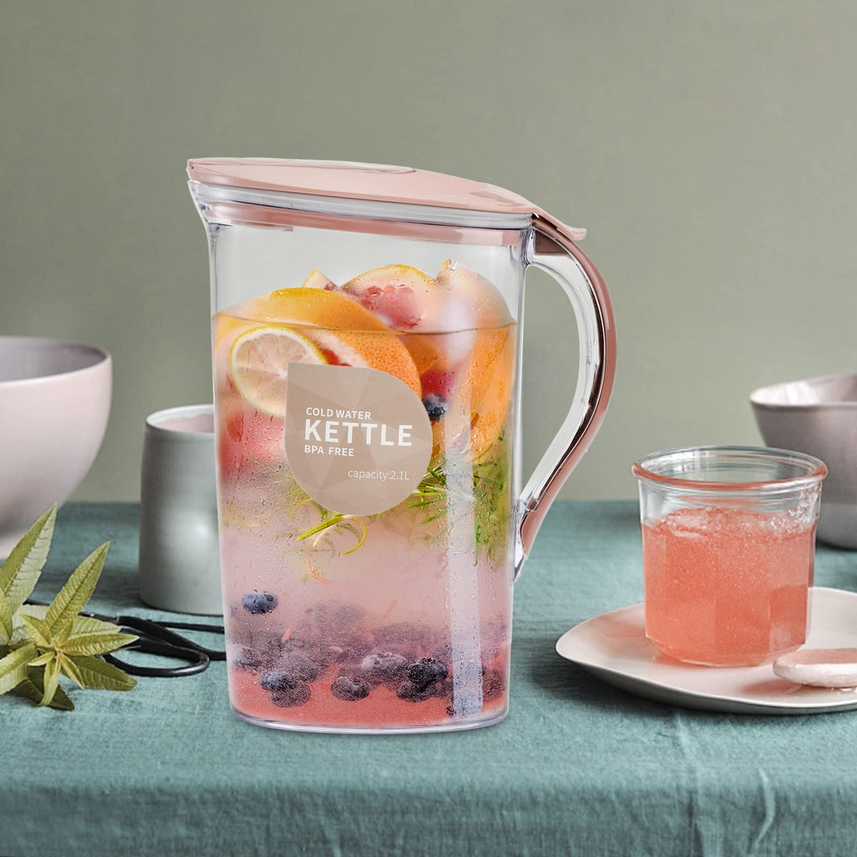 Coloch versatile pitcher suitable for water, juice, or DIY drinks.