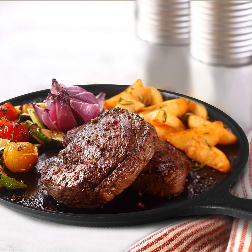 Commercial CHEF induction-compatible surface for even heating on all cooktops.