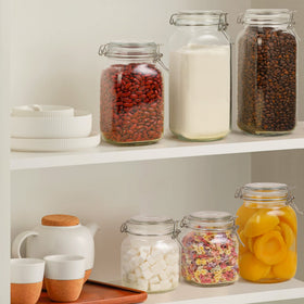 ComSaf coffee beans 34oz storage jar showing visibility