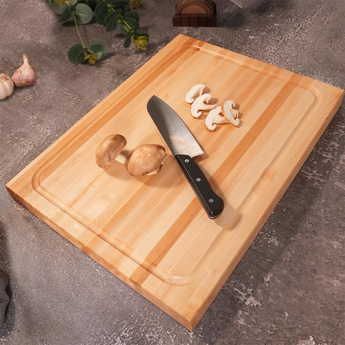 CONSDAN edge grain maple surface preserves blades and looks clean