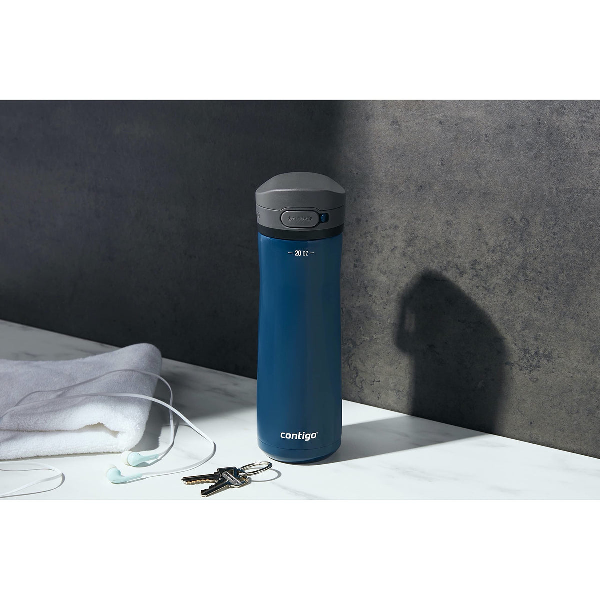 Contigo Jackson Chill 2.0 built-in button lock prevents spills