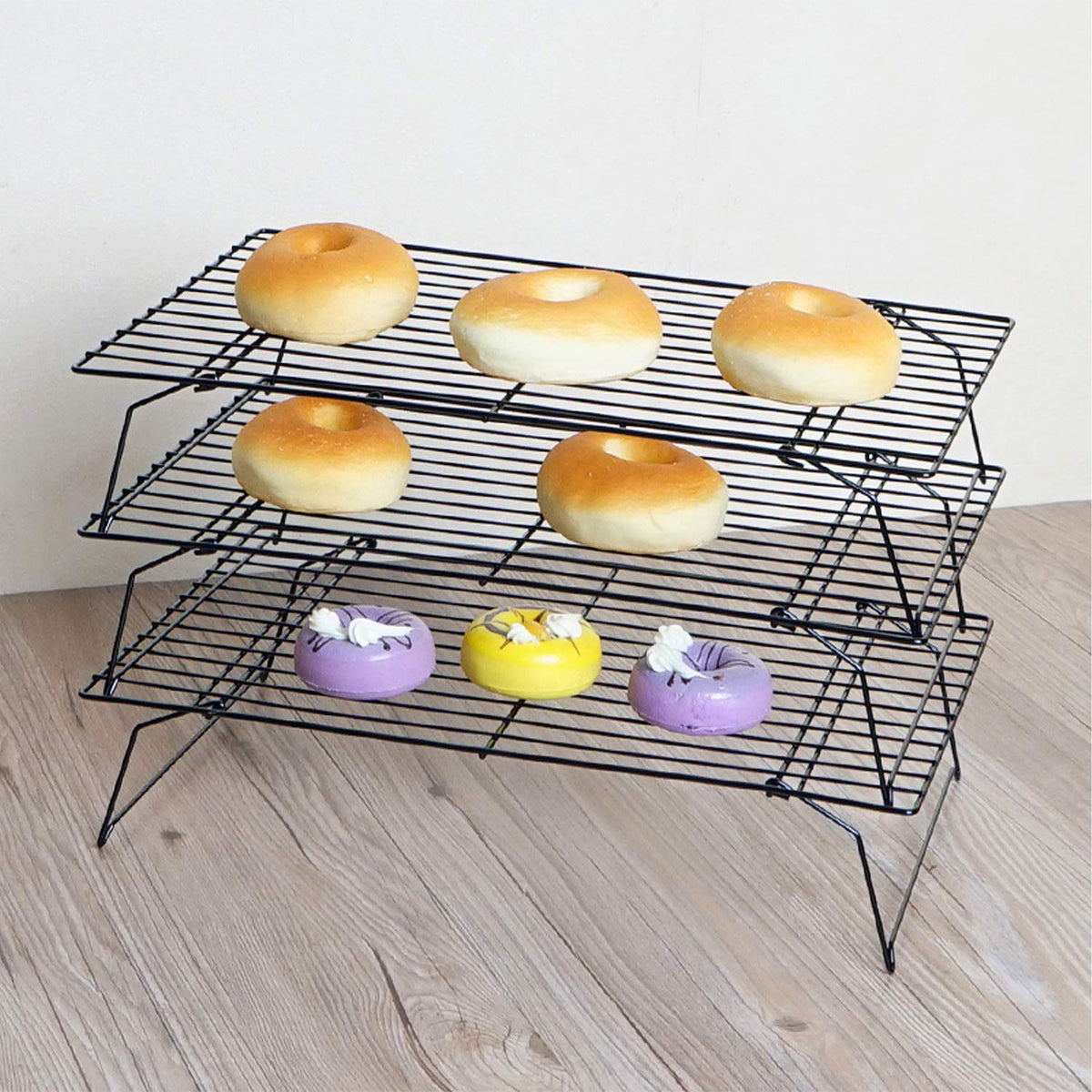 Coobbar cooling rack ideal for baking, cooling pastries and roasted meats.