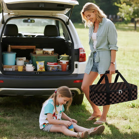 Coobiiya ideal for picnics and potlucks, keeping meals organized on the go.