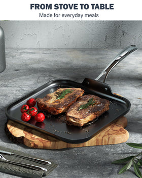 Cooks Standard nonstick coating promotes quick release and easy cleanup after meals.