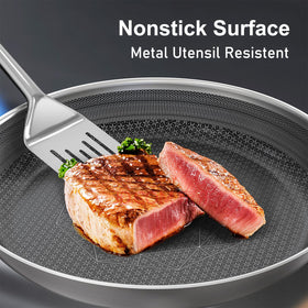 COOKER KING 10-inch frying pan delivers even heat across the surface.