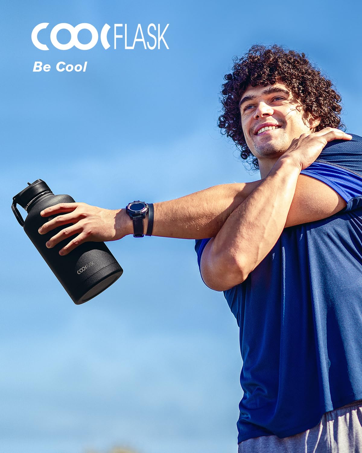 Coolflask bottle in hand shows anti-sweat grip