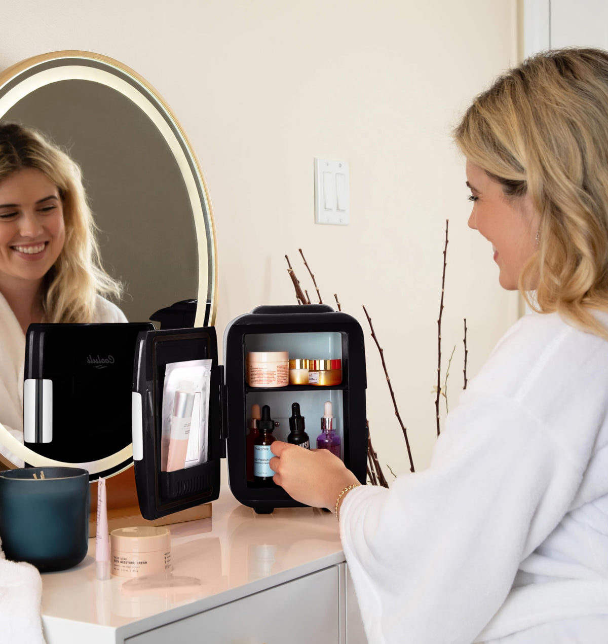 Cooluli Classic 4L interior view shows compact capacity for skincare or beverages.