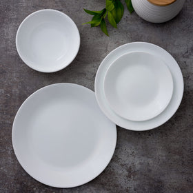Corelle Vitrelle 18oz oven-safe bowl in Winter Frost White for gentle heat