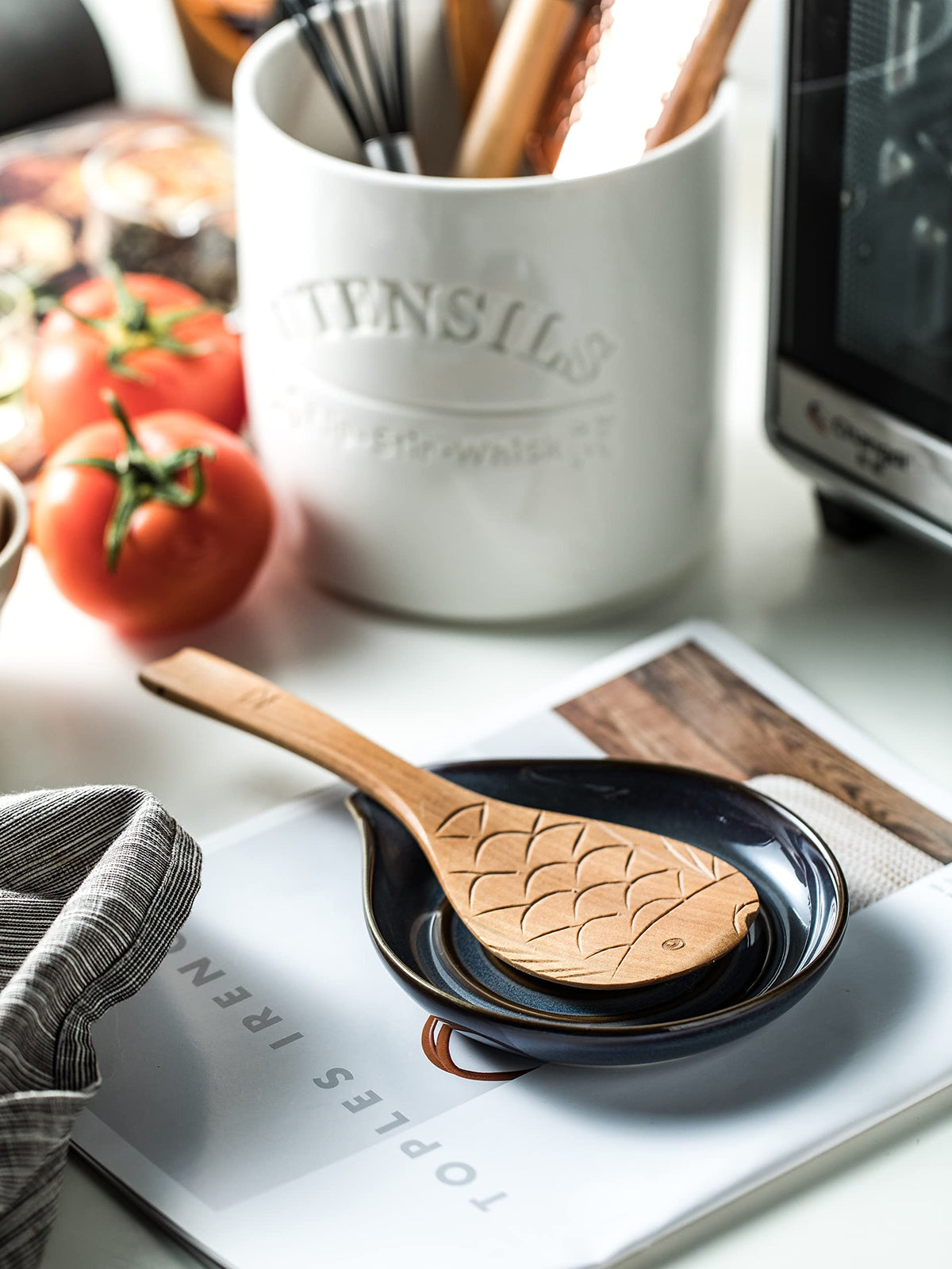 Cormomu spoon rest is dishwasher-safe for convenient cleanup after meals