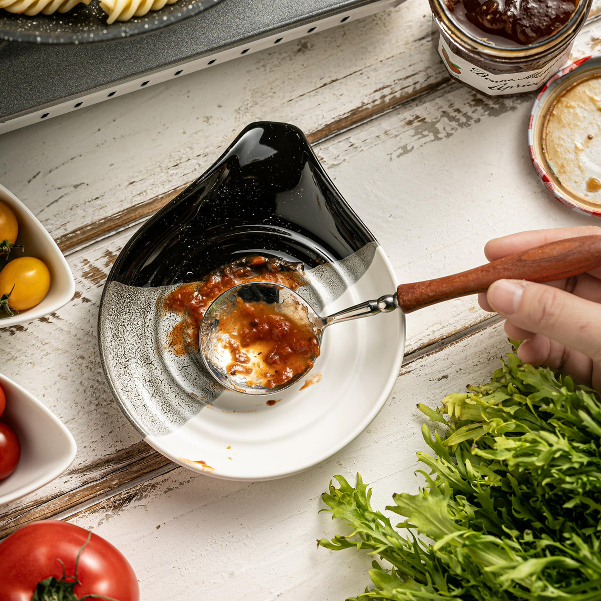 Cormomu easy-clean spoon rest is dishwasher safe for quick cleanup