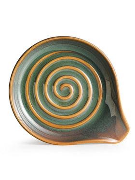 Cormomu porcelain spoon rest dishwasher-safe for quick cleanup after cooking.