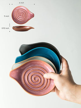 Dishwasher-safe spoon rest keeps kitchen clean and convenient.