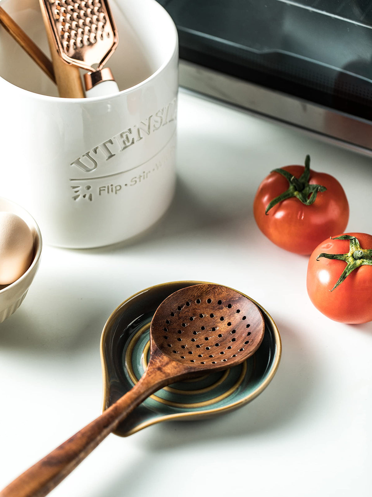 Cormomu spoon rest makes a thoughtful housewarming or wedding gift for cooks.