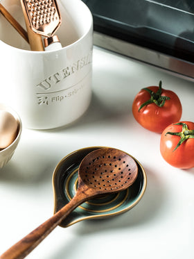Cormomu spoon rest makes a thoughtful housewarming or wedding gift for cooks.