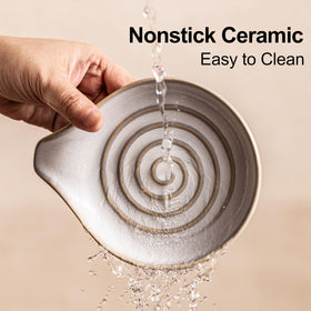 Cormomu heat-resistant spoon holder protects surfaces during high-heat cooking.
