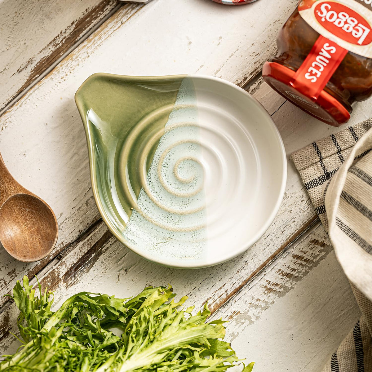 Cormomu spoon rest with stable base prevents slips during busy cooking.