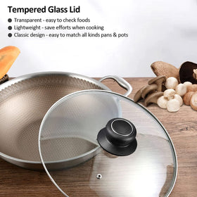 CORYTAO 10.5-inch lid in use helps preserve steam and flavor.