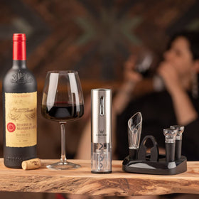 COSVINO vacuum sealer preserves wine flavor after opening.