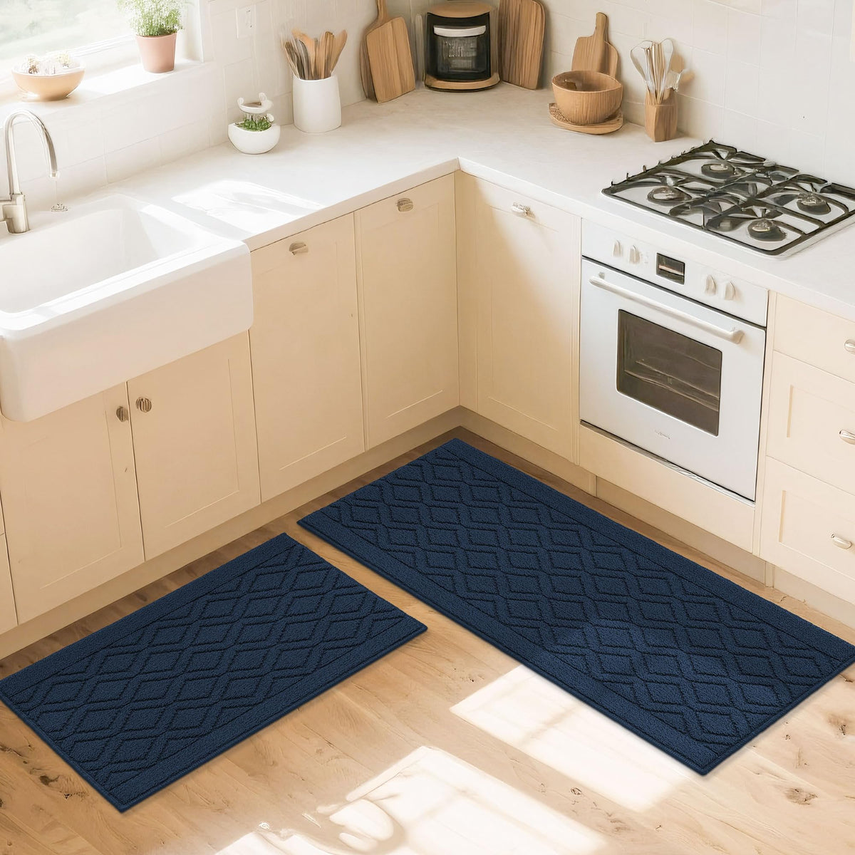 COSY HOMEER kitchen rug care in navy designed for machine washing.