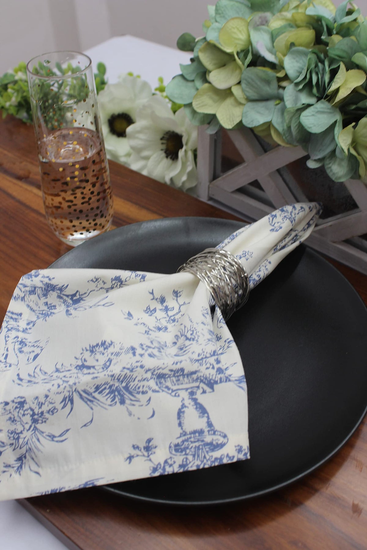 COTTON CRAFT napkins with mitered corners for crisp presentation