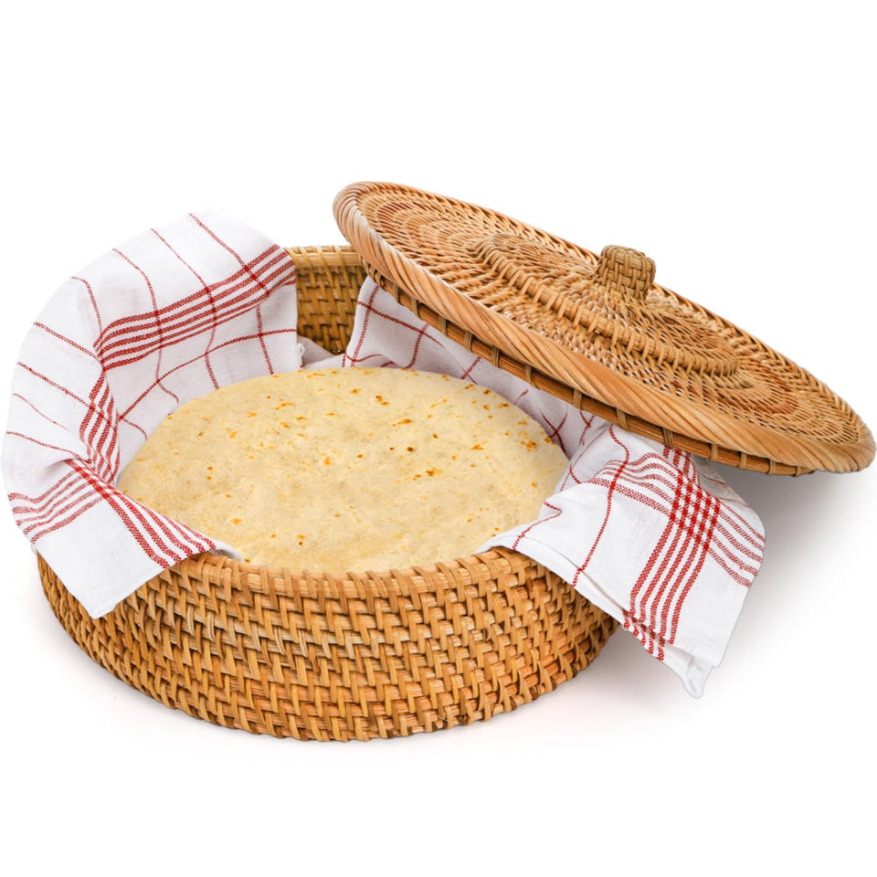 Covzoe rattan tortilla warmer with removable lid, keeping tortillas warm for family meals.