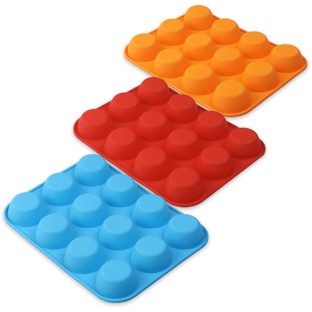Cozihom 12-cup pan demonstrating flexible demolding and release