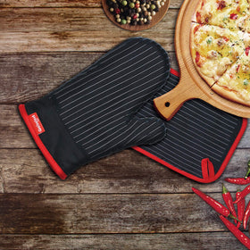 Coziselect pot holders cotton-silicone provide a secure non-slip grip.