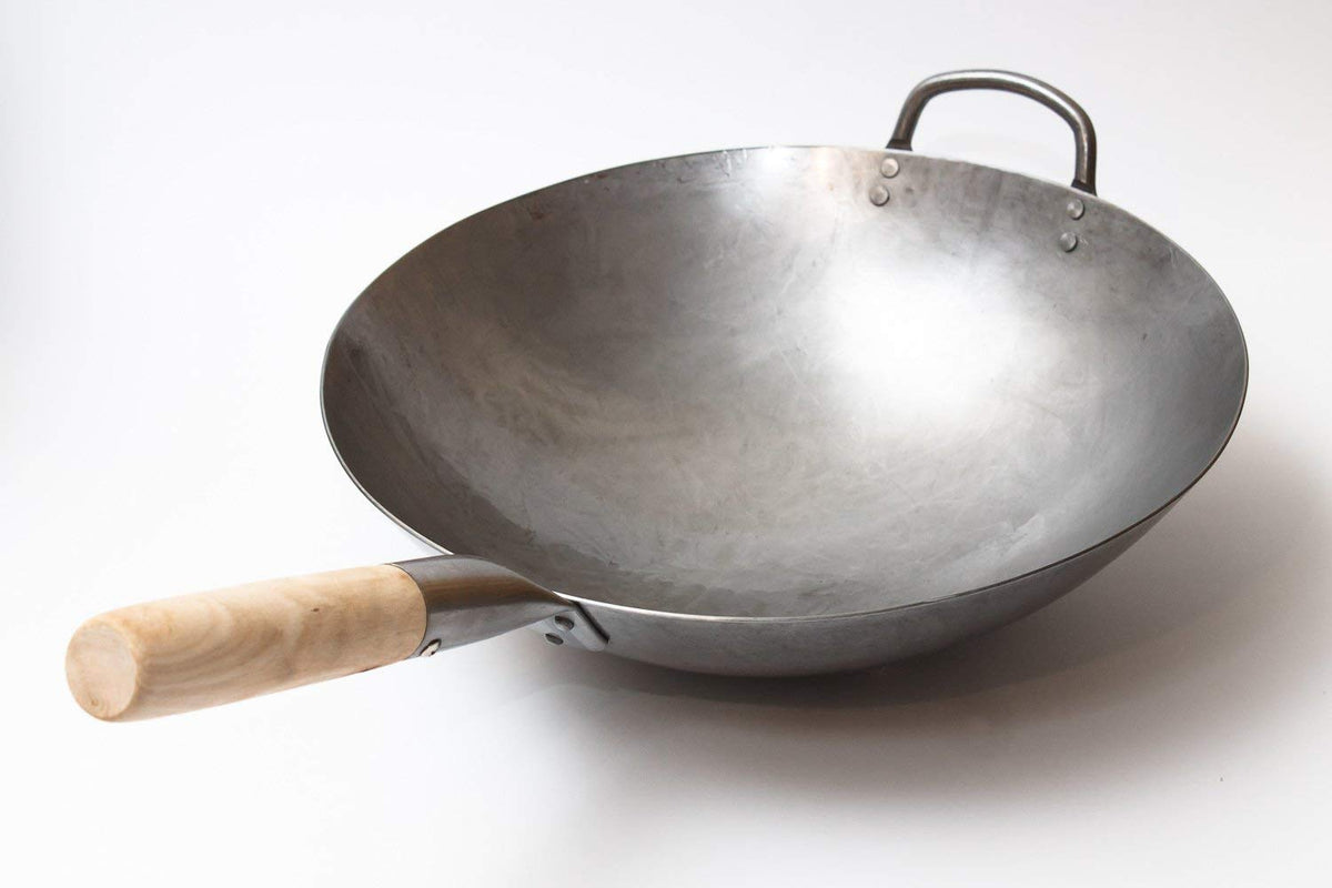 Steel helper handle remains cool and supports easy hanging when cool.