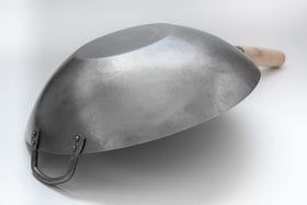 Craft Wok wooden handle grip provides secure, non-slip control