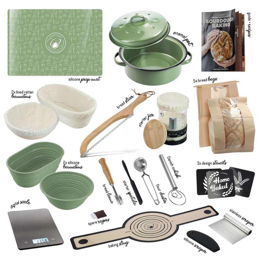CraftZee banneton baskets in silicone and rattan for airy dough and authentic crusts.