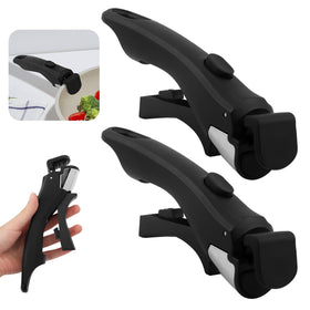 Cramelith ergonomic grip offers comfortable handling during sauté