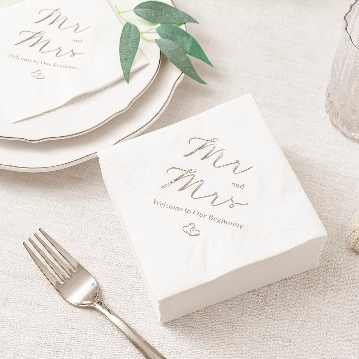 Crisky 3-ply napkins ready for dessert service at a party.