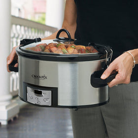 Crock-Pot 6 Quart Cook & Carry locking lid showing spill prevention during transport