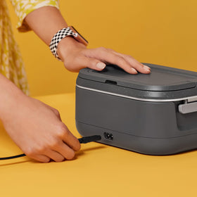 Crock-Pot GO detachable power cord stores neatly beneath.