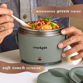 Crock-Pot removable inner container simplifies filling and cleaning after meals