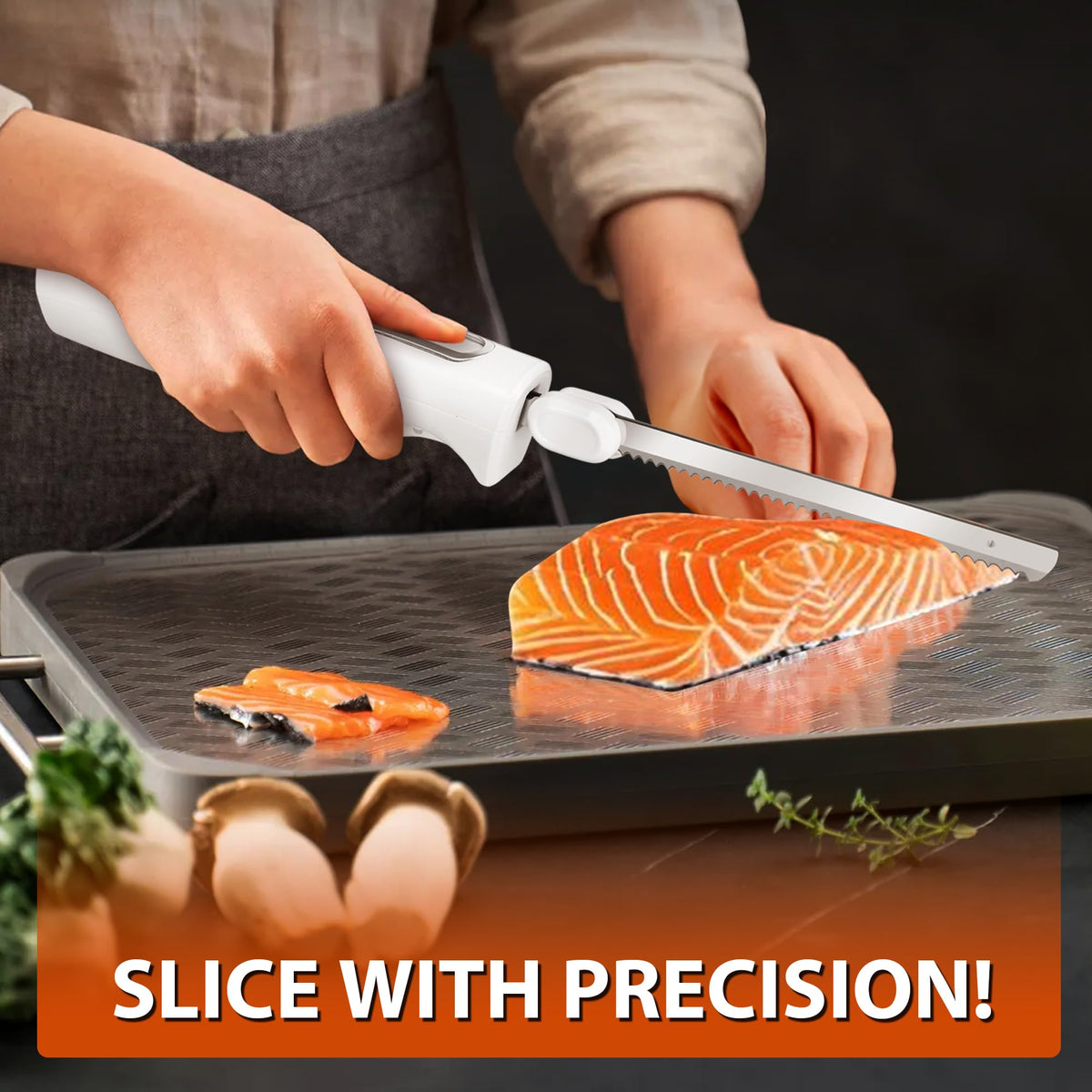Crudetea electric knife storage case organizes blades and fork