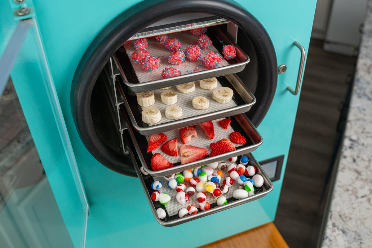 Crunch Co. mat with fiberglass mesh interior boosts strength for freeze drying.