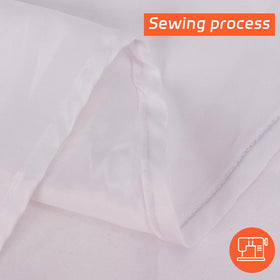 Cuckan round tablecloth on a wedding table creates a polished, professional ambiance