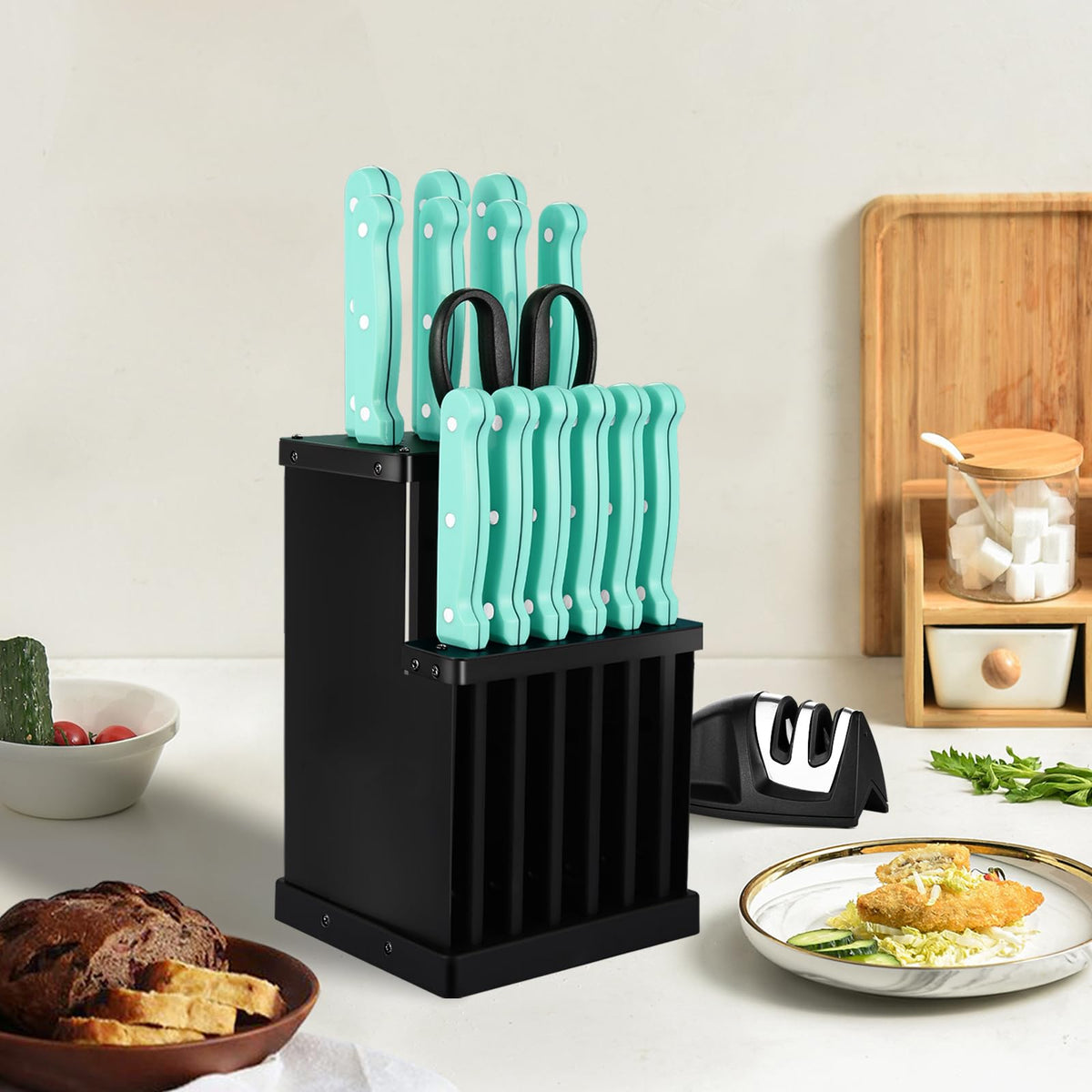 CuCut razor-sharp blades glide through food for clean cuts.