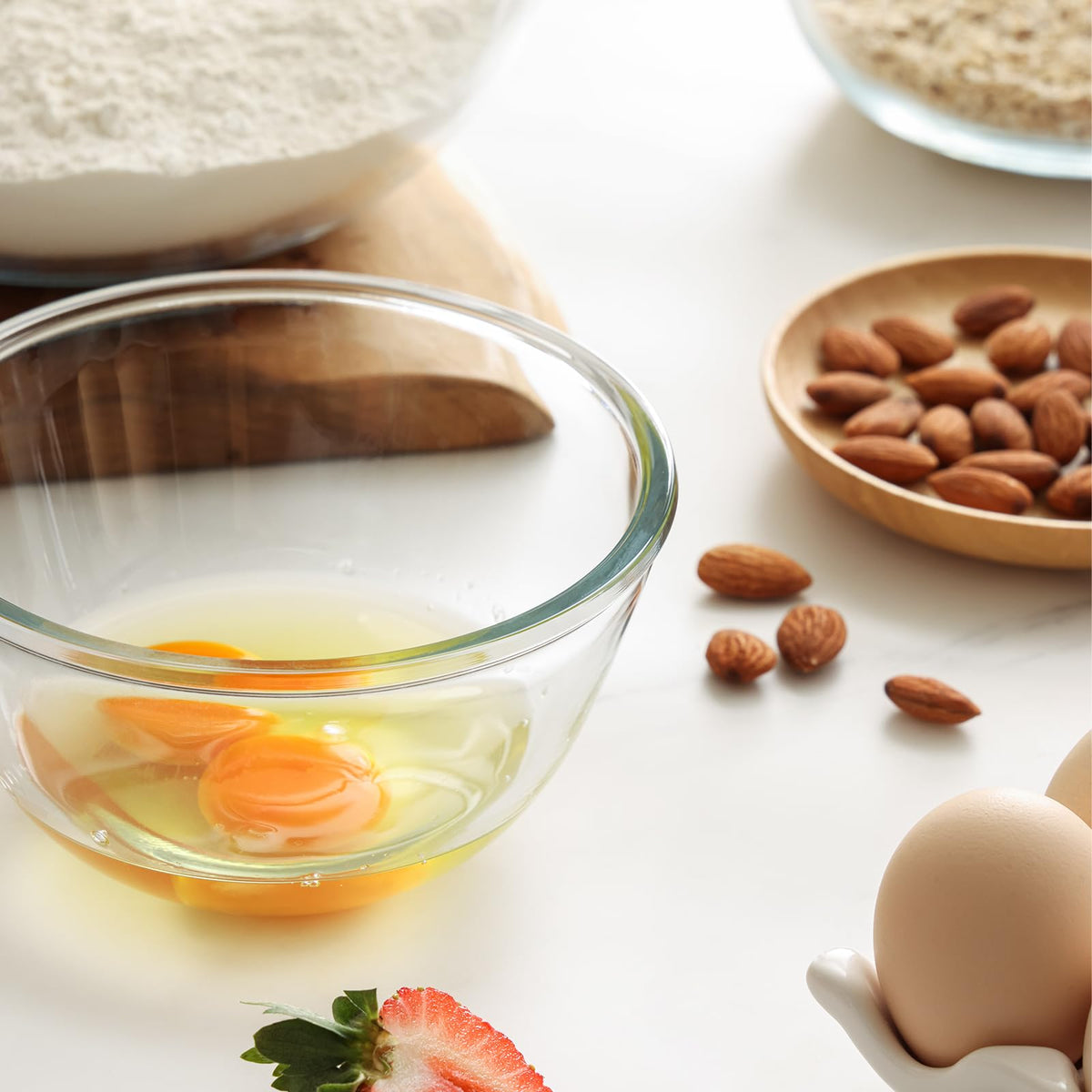 Cuiselect 2.80qt glass bowl with deep design for thorough whisking.