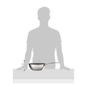 Cuisinart Chef's Classic pan base highlighting aluminum encapsulated layer for even heating.
